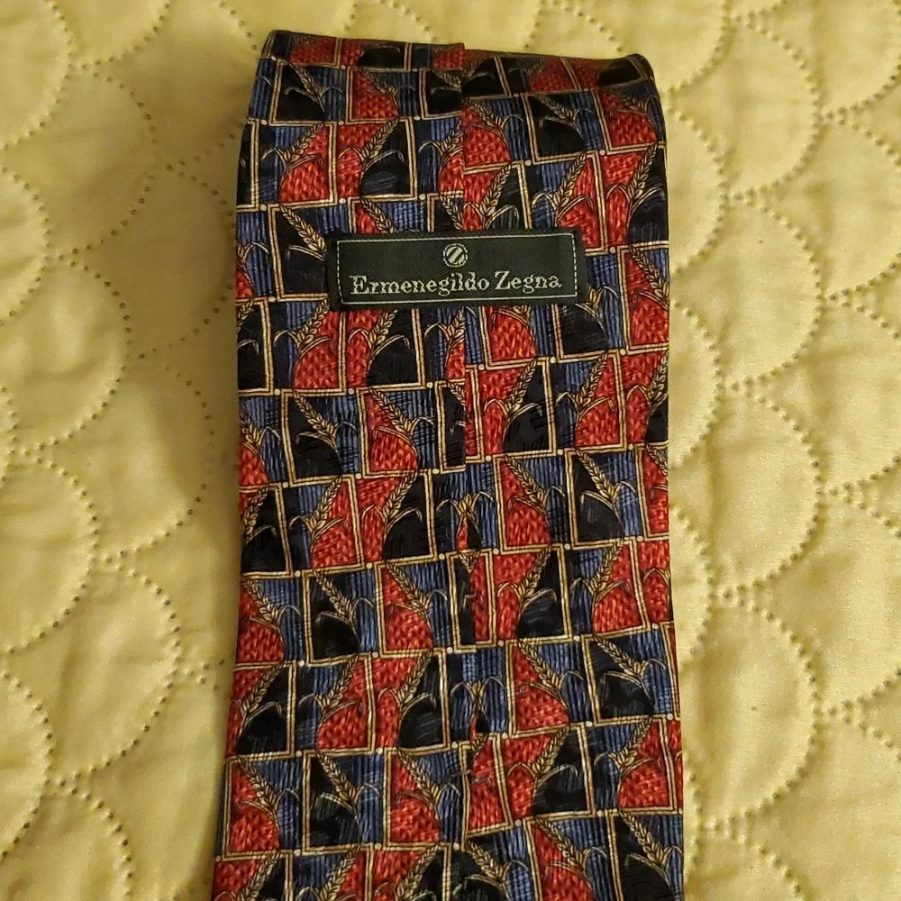 Necktie - Picture 2 of 3